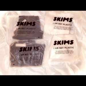 COPY - SKIMS4 pair unopened boy shorts. 2 are marble color, both 3X. 2 onyx 1-2…